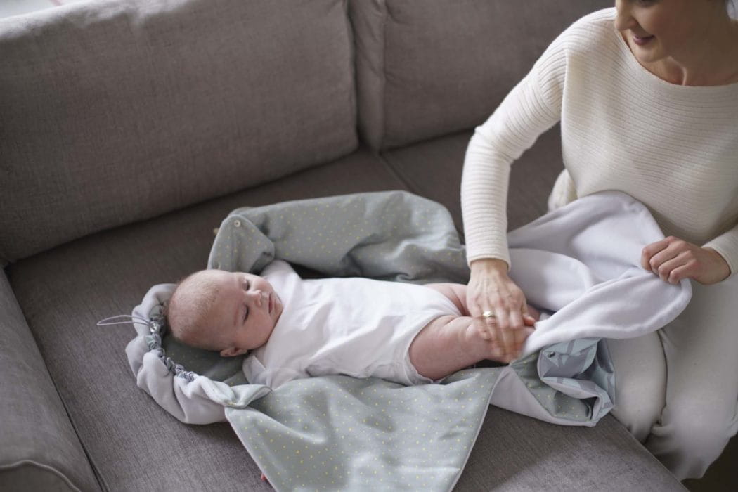 Otulacz Samochodowy Ocieplany ze Zintegrowanym Kocykiem