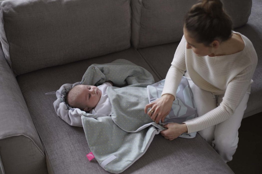 Otulacz Samochodowy Ocieplany ze Zintegrowanym Kocykiem